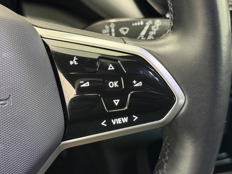 Volkswagen ID.4 Vehicle Image 14