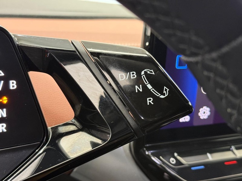 Volkswagen ID.4 Vehicle Image 15