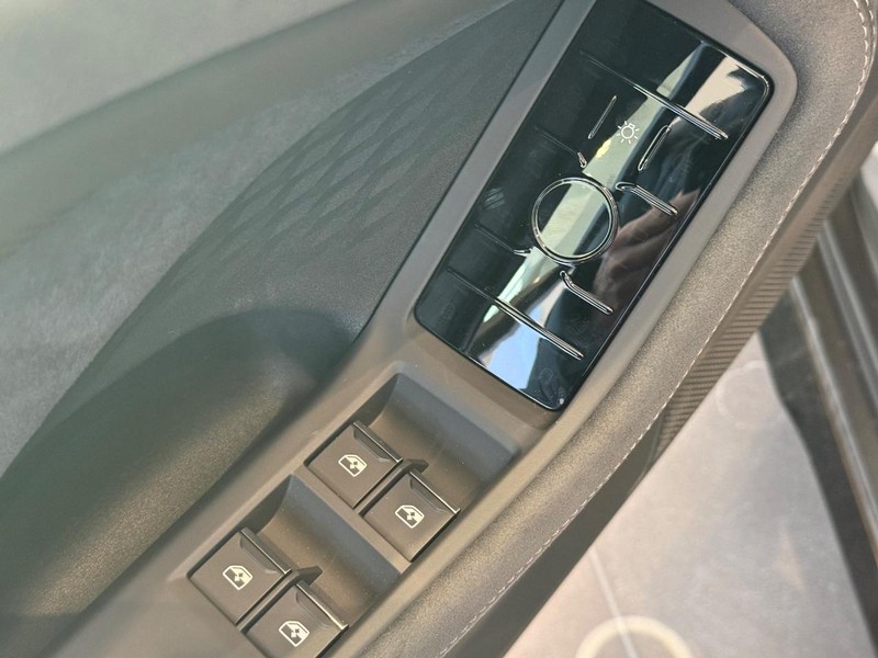 Audi A6 Sedan Vehicle Image 13