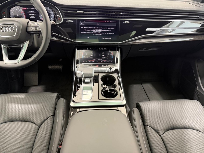 Audi Q7 Vehicle Image 5