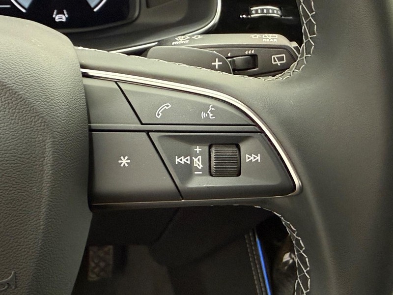 Audi Q7 Vehicle Image 12