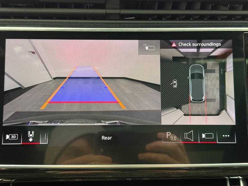 Audi Q7 Vehicle Image 14