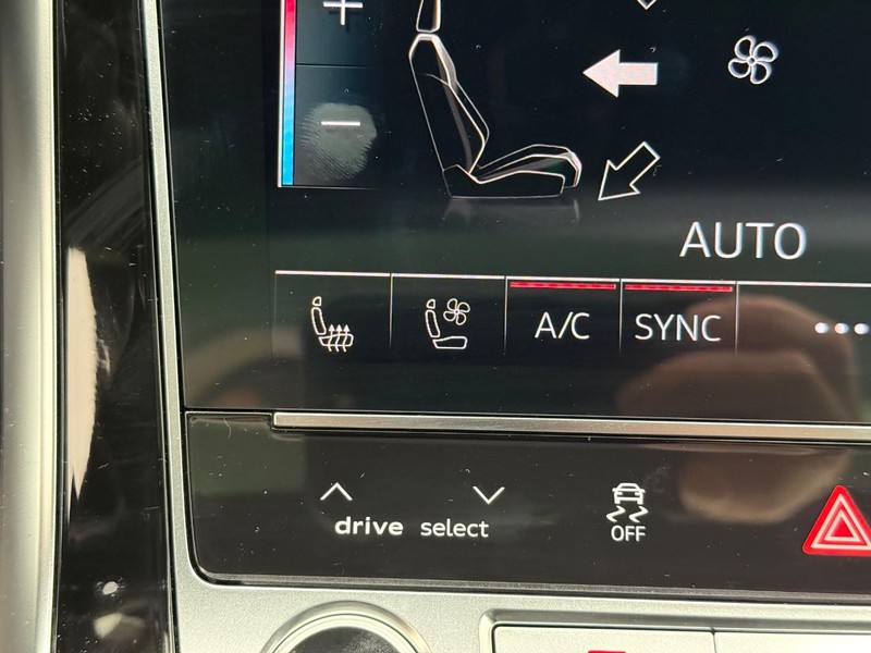 Audi Q7 Vehicle Image 15