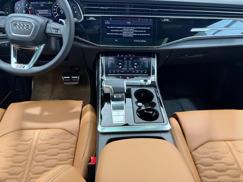 Audi RS Q8 Vehicle Image 5