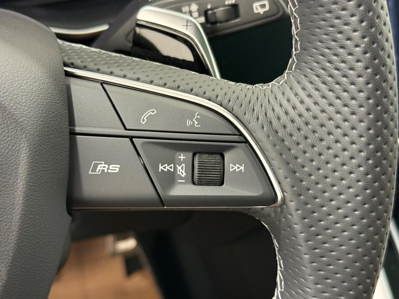 Audi RS Q8 Vehicle Image 12