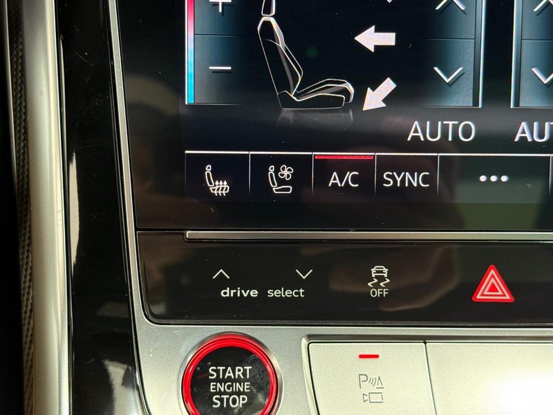 Audi RS Q8 Vehicle Image 14