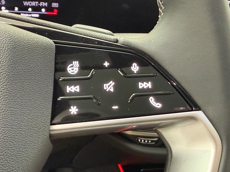 Audi A6 Sedan Vehicle Image 11