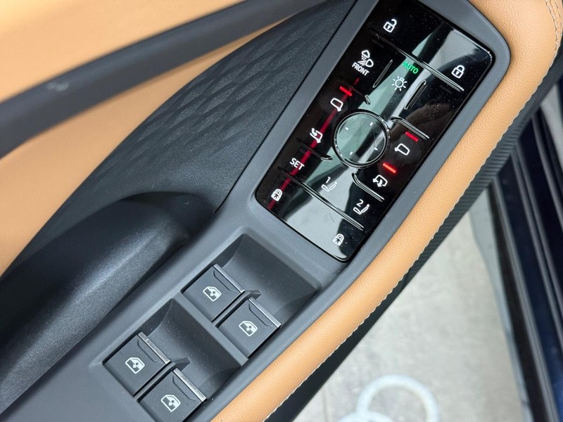 Audi A6 Sedan Vehicle Image 14