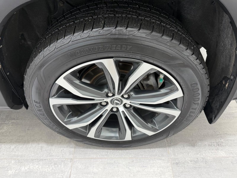 Lexus RX Vehicle Image 5