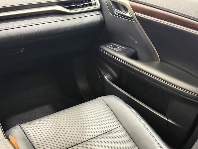 Lexus RX Vehicle Image 13