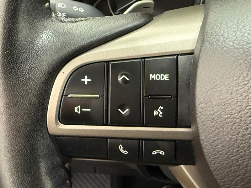 Lexus RX Vehicle Image 16