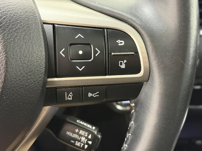 Lexus RX Vehicle Image 17