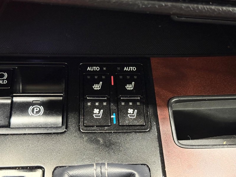 Lexus RX Vehicle Image 19