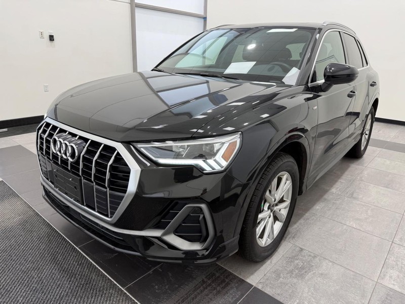 Audi Q3 Vehicle Full-screen Gallery Image 06