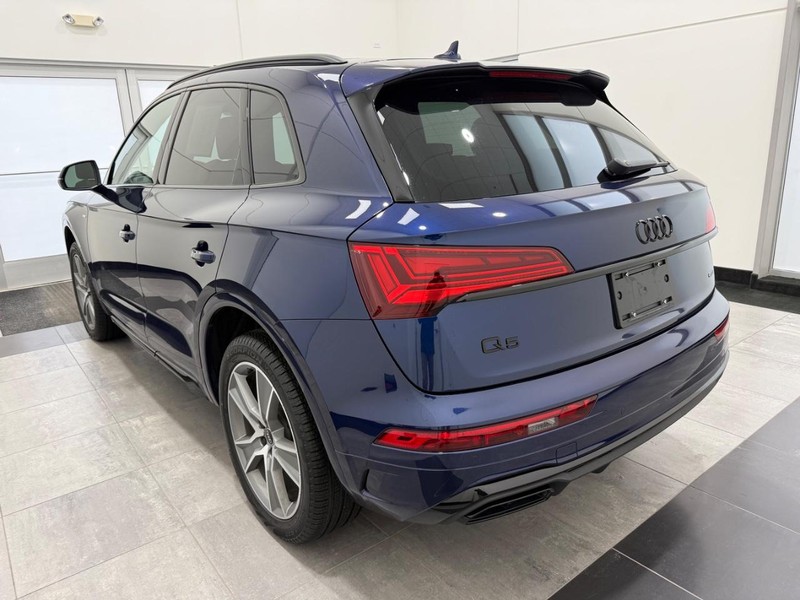 Audi Q5 Vehicle Full-screen Gallery Image 04