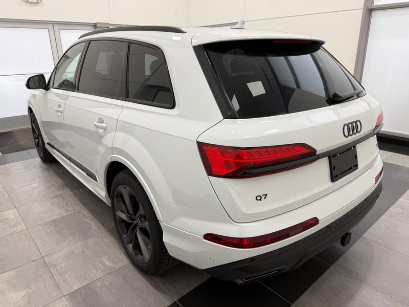 Audi Q7 Vehicle Image 4