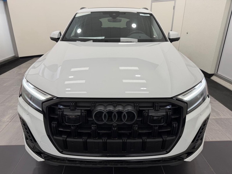 Audi Q7 Vehicle Image 7