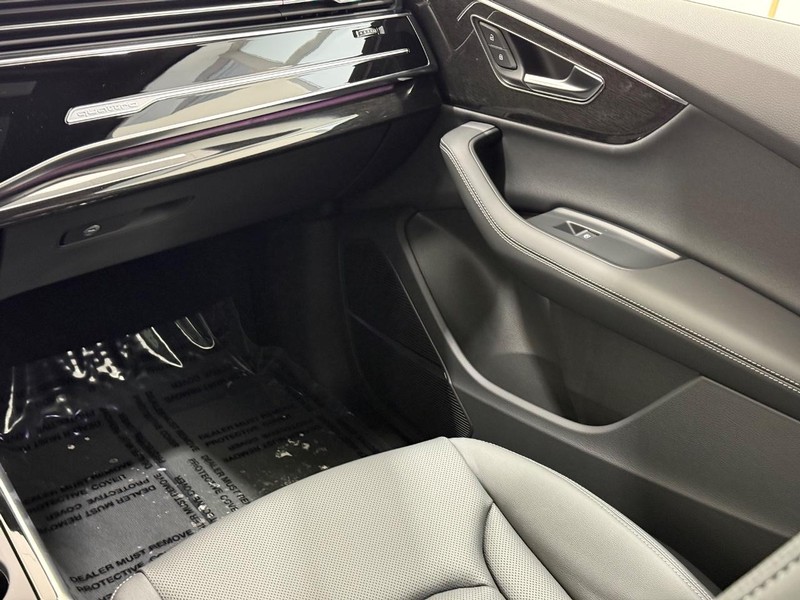 Audi Q7 Vehicle Image 13