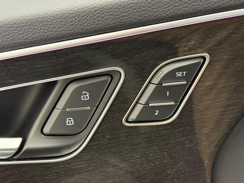 Audi Q7 Vehicle Image 14