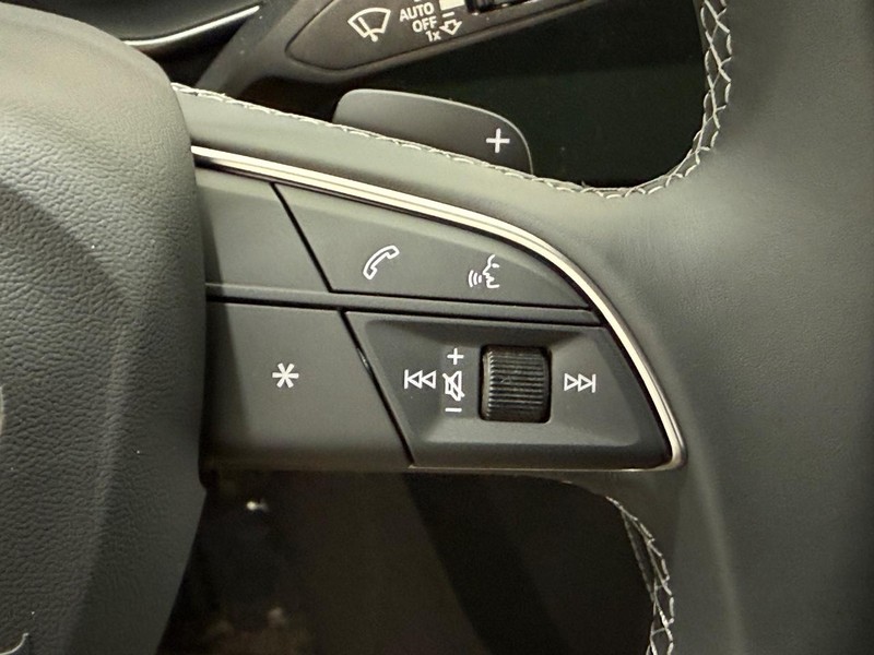 Audi Q7 Vehicle Image 16