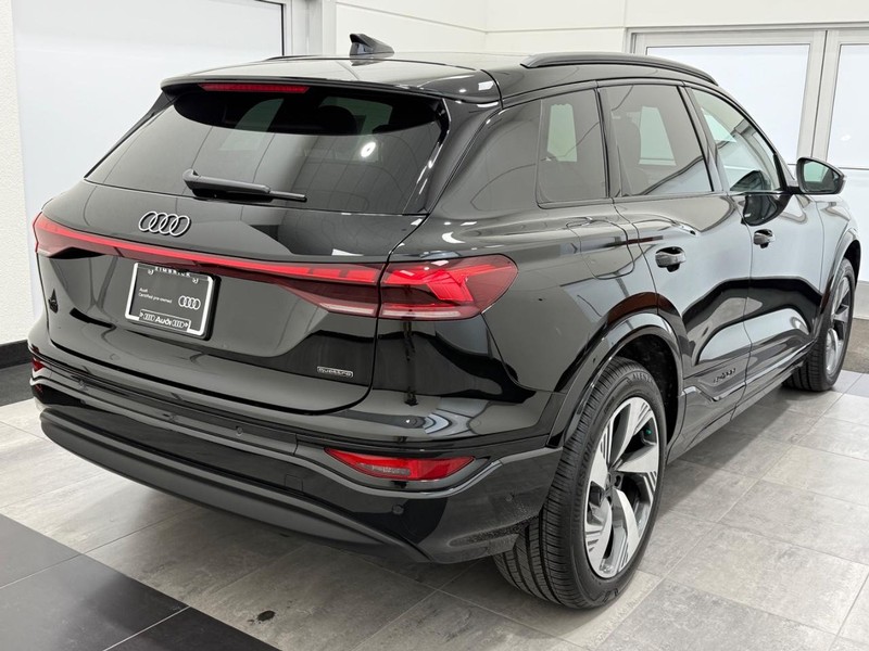 Audi Q6 e-tron Vehicle Image 2