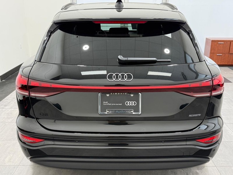 Audi Q6 e-tron Vehicle Image 3