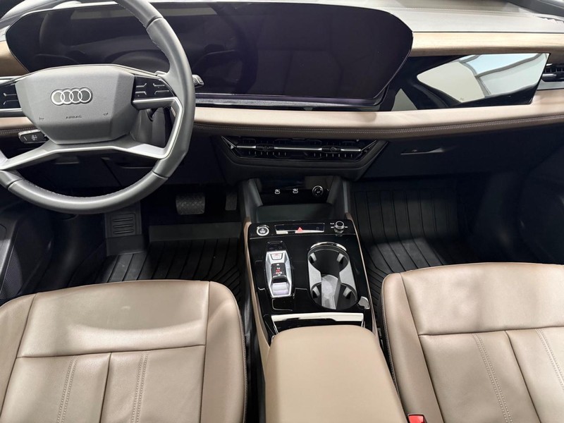 Audi Q6 e-tron Vehicle Image 9