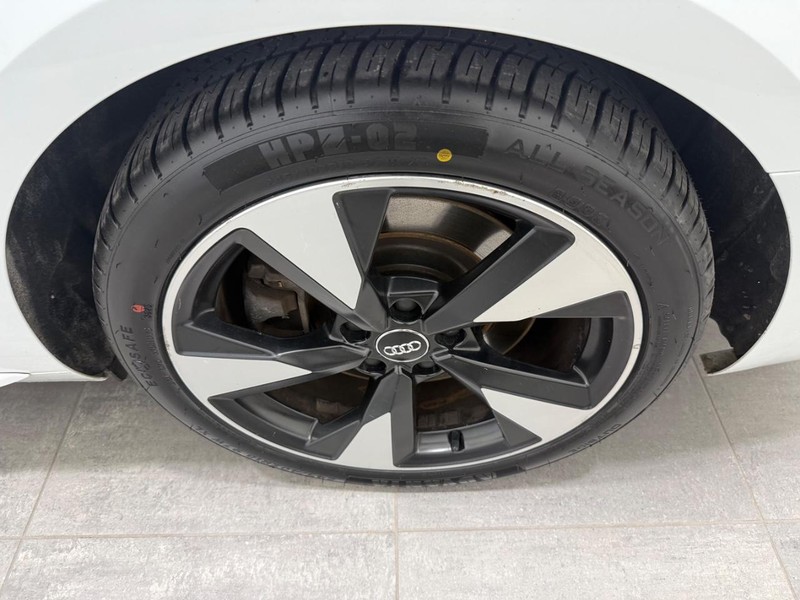 Audi A4 Vehicle Image 5