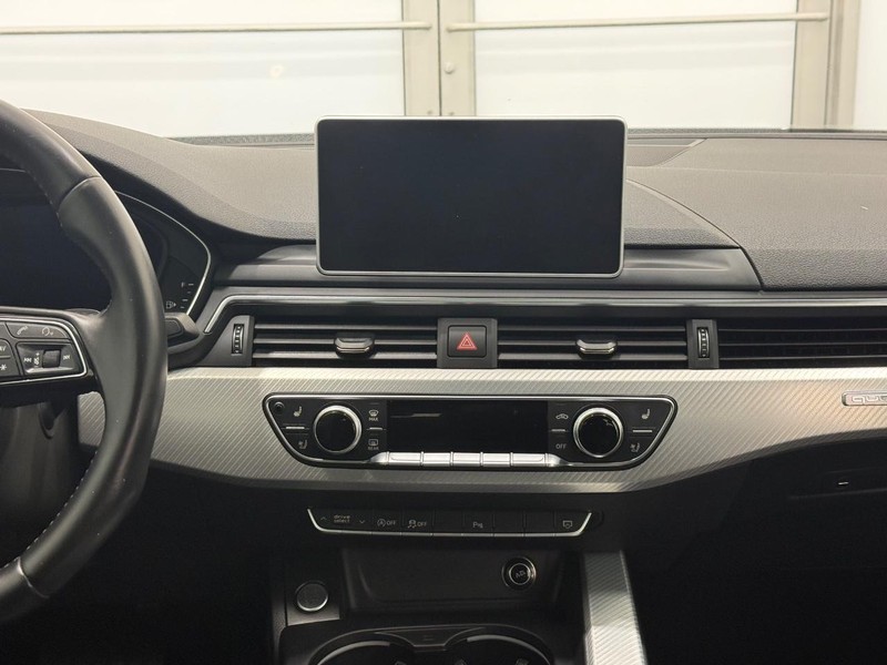 Audi A4 Vehicle Image 10