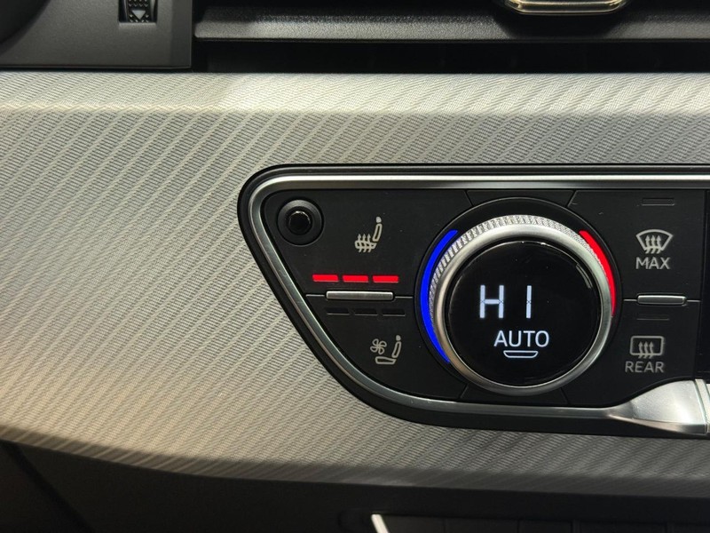 Audi A4 Vehicle Image 19