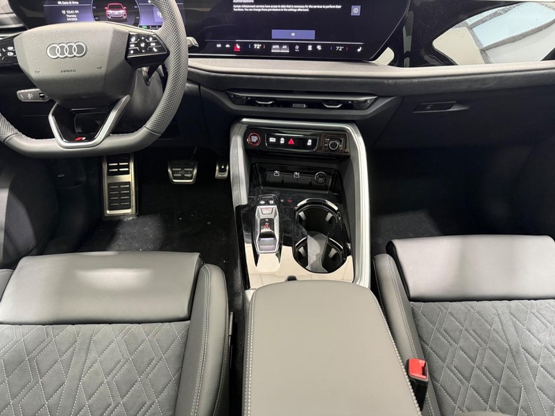 Audi SQ5 Vehicle Image 5