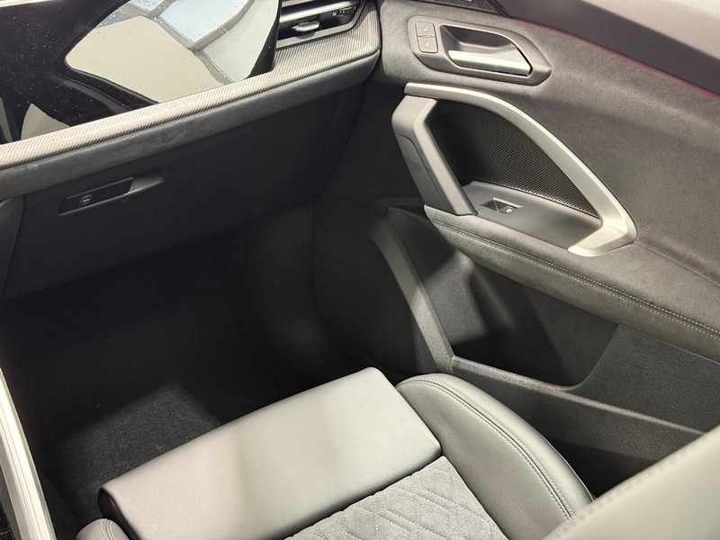 Audi SQ5 Vehicle Image 8