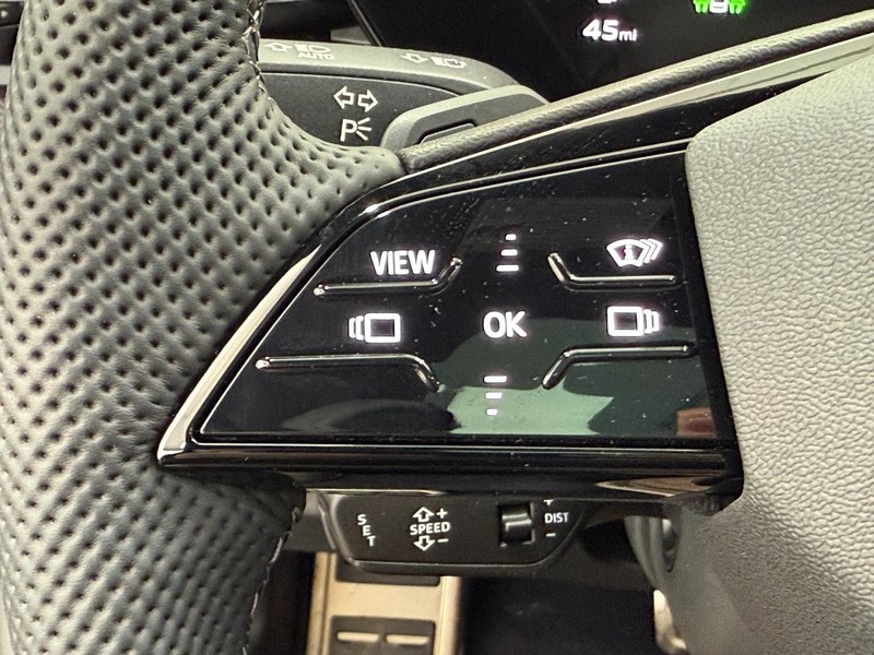 Audi SQ5 Vehicle Image 9