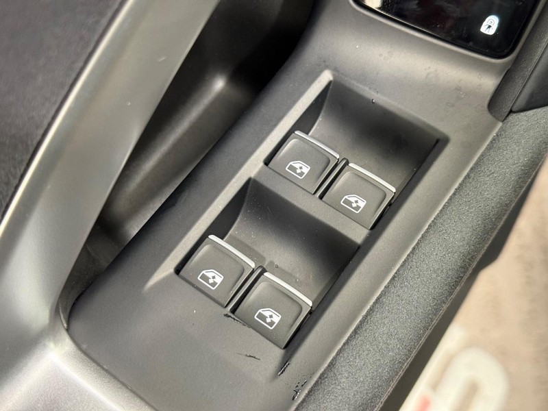 Audi SQ5 Vehicle Image 14