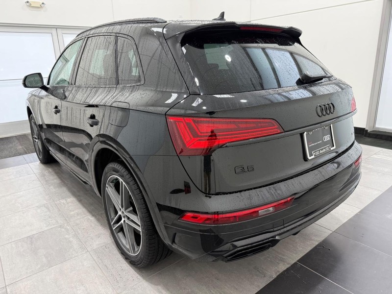 Audi Q5 Vehicle Image 4