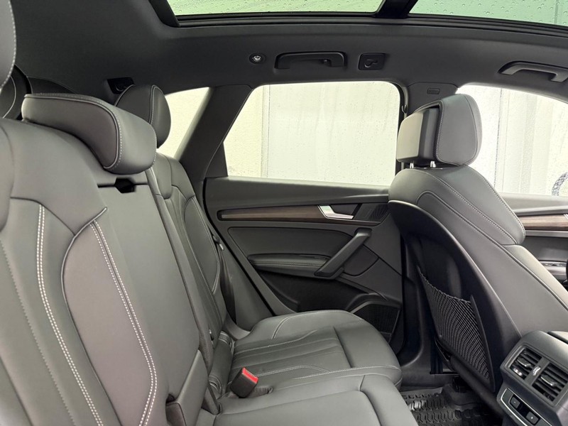 Audi Q5 Vehicle Image 8