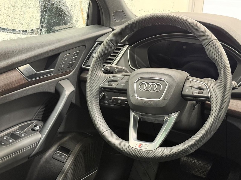 Audi Q5 Vehicle Image 12