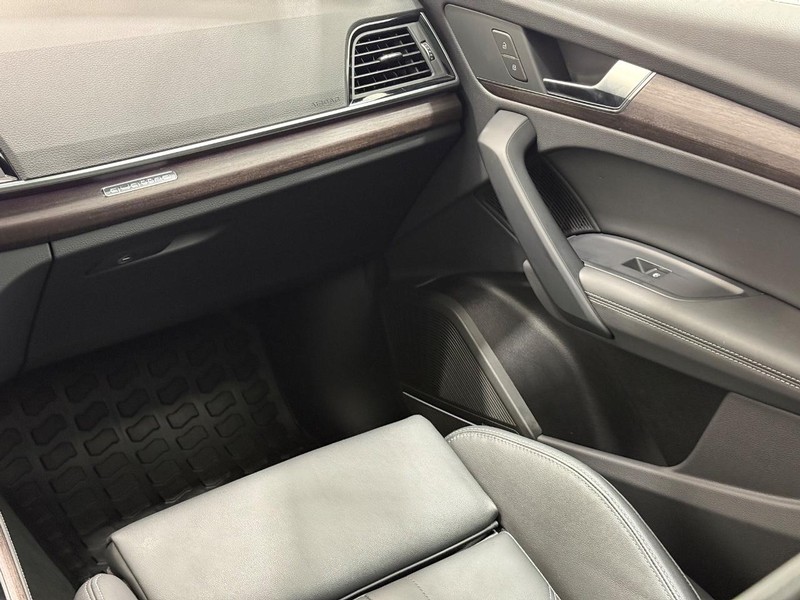 Audi Q5 Vehicle Image 13