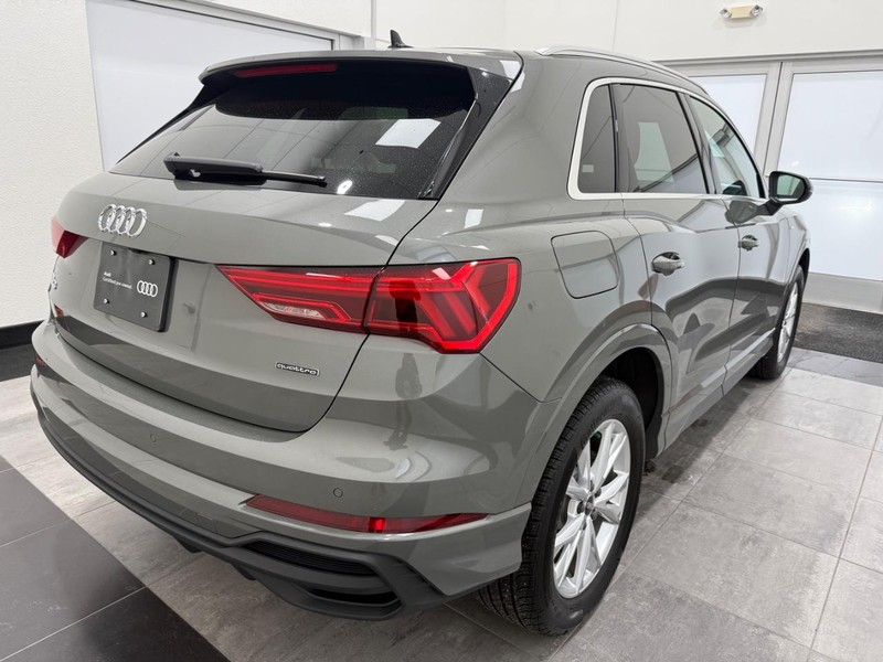 Audi Q3 Vehicle Image 2
