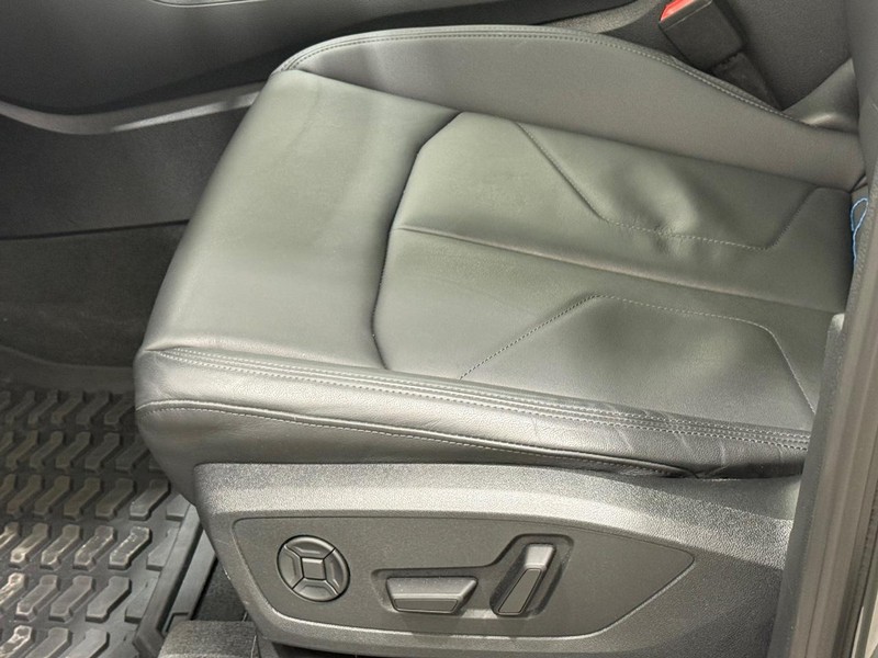 Audi Q3 Vehicle Image 20