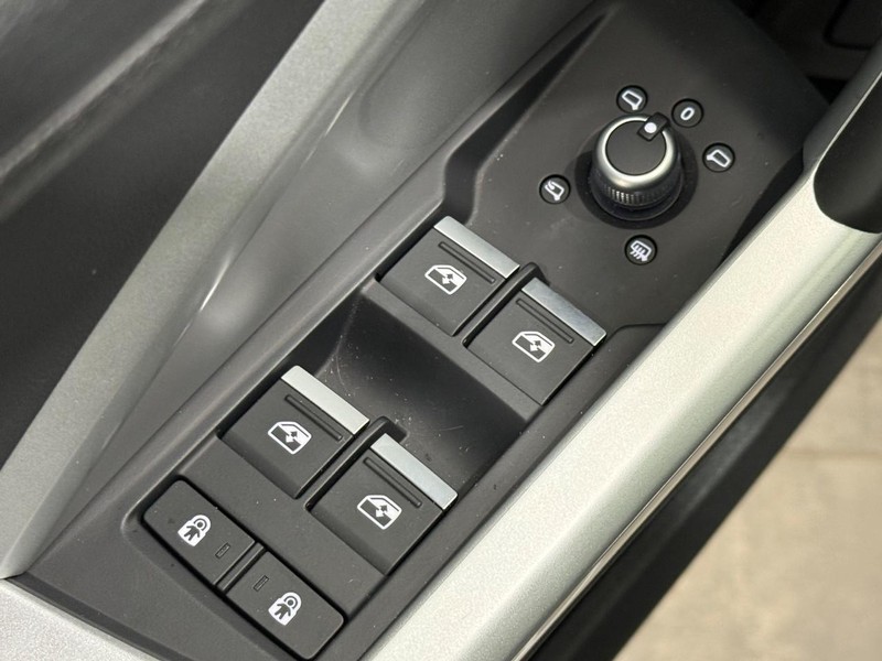 Audi Q3 Vehicle Image 21