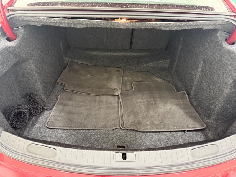 Chevrolet Impala Vehicle Image 4