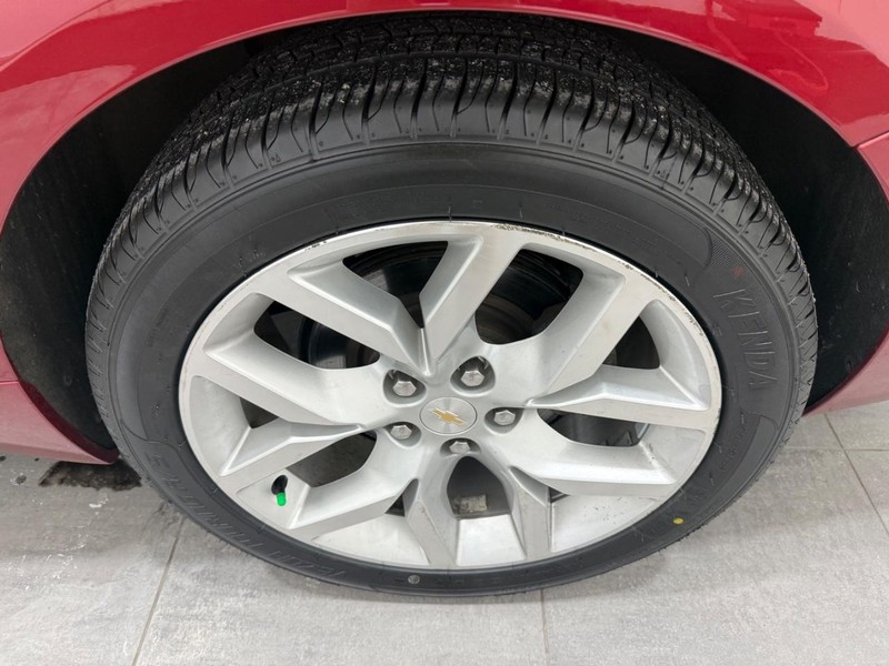 Chevrolet Impala Vehicle Image 6