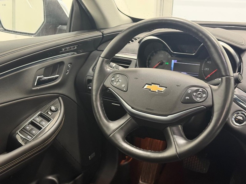 Chevrolet Impala Vehicle Image 13