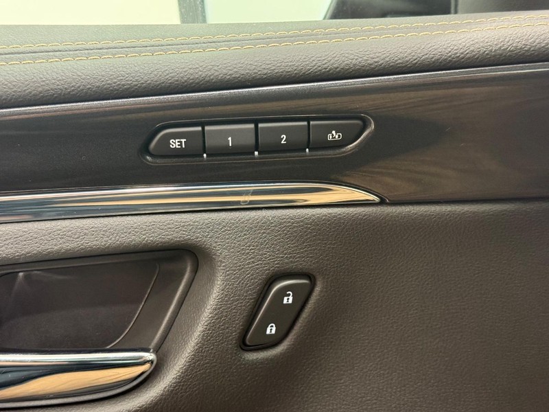 Chevrolet Impala Vehicle Image 15