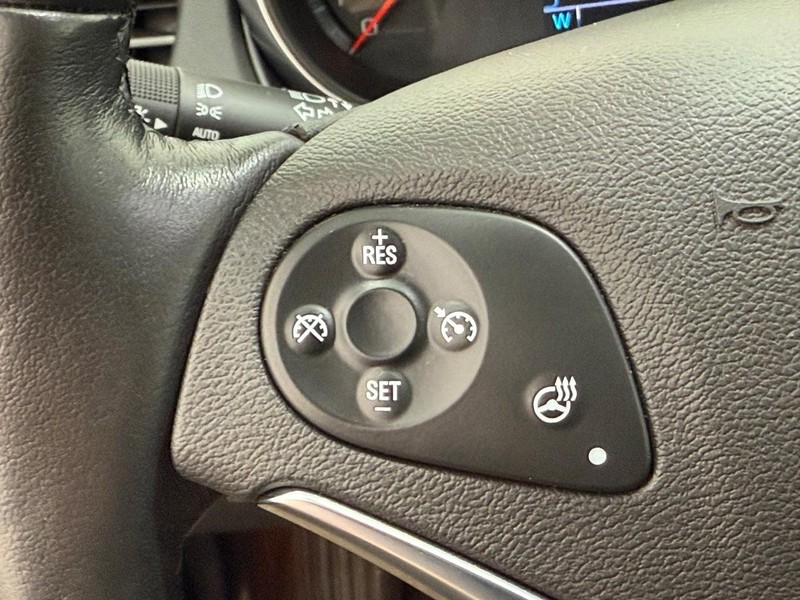 Chevrolet Impala Vehicle Image 16