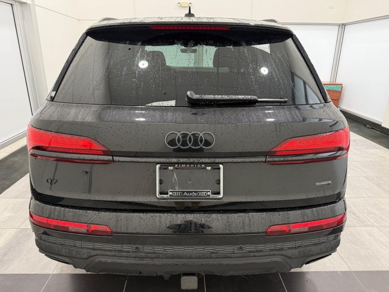 Audi Q7 Vehicle Image 3