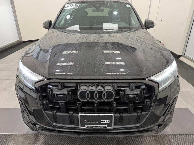 Audi Q7 Vehicle Image 7