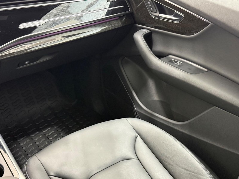 Audi Q7 Vehicle Image 13