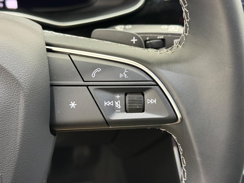 Audi Q7 Vehicle Image 16